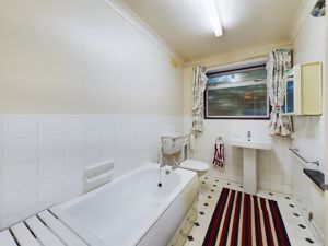 GROUND FLOOR BATHROOM- click for photo gallery